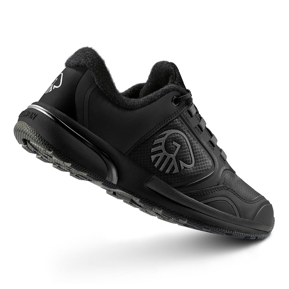 Giesswein | Wool Cross X Herren – Sportschuh aus Merinowolle | Solid Black Giesswein | Wool Cross X Herren – Sportschuh aus Merinowolle | Solid Black