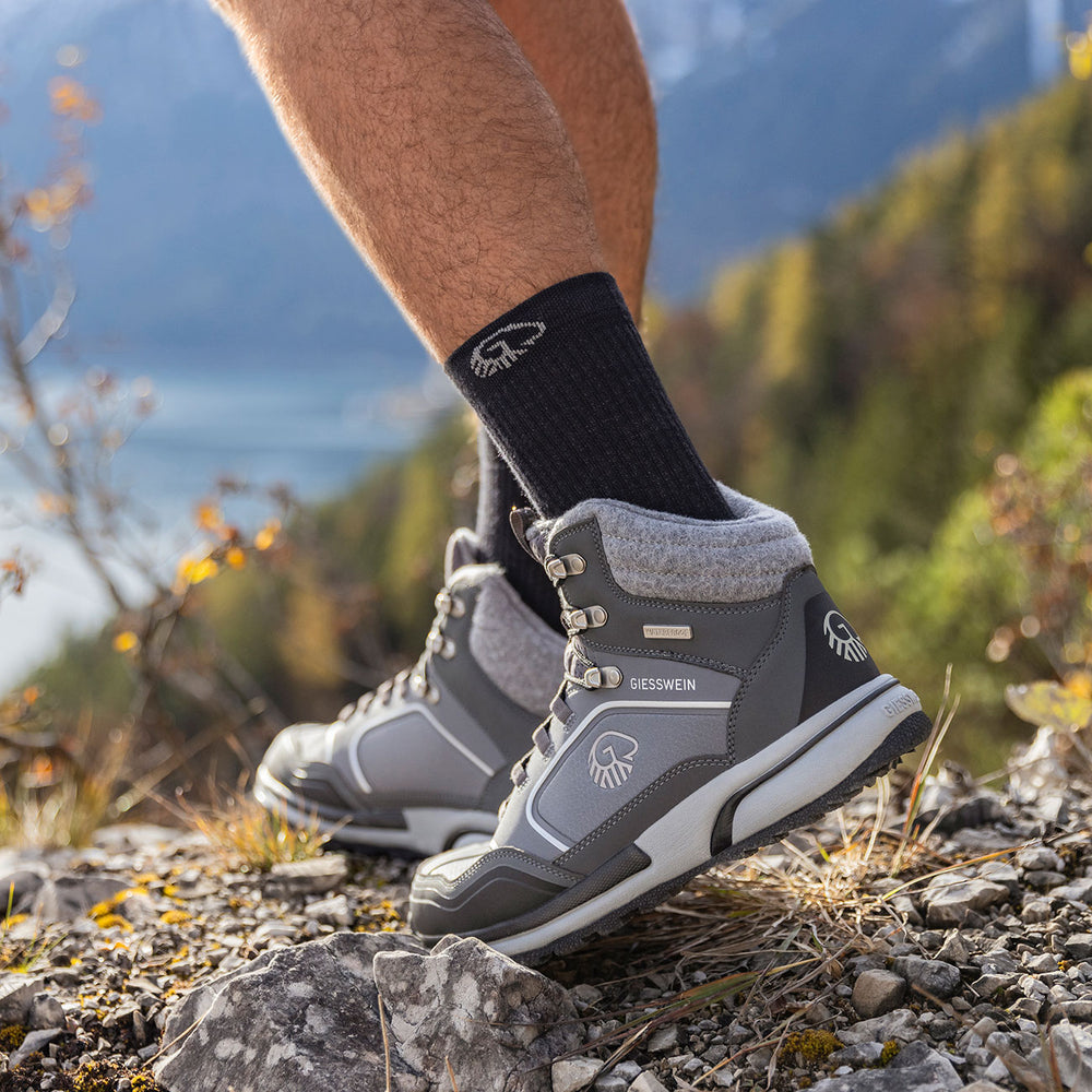 Giesswein | Trekkingsocken Merino Wolle | Schwarz Giesswein | Trekkingsocken Merino Wolle | Schwarz