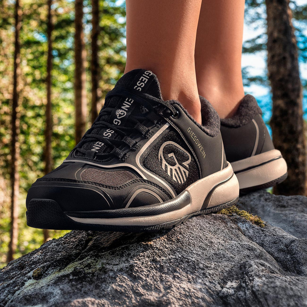 Giesswein | Wool Cross X Damen – Sportschuh aus Merinowolle | Schwarz Giesswein | Wool Cross X Damen – Sportschuh aus Merinowolle | Schwarz